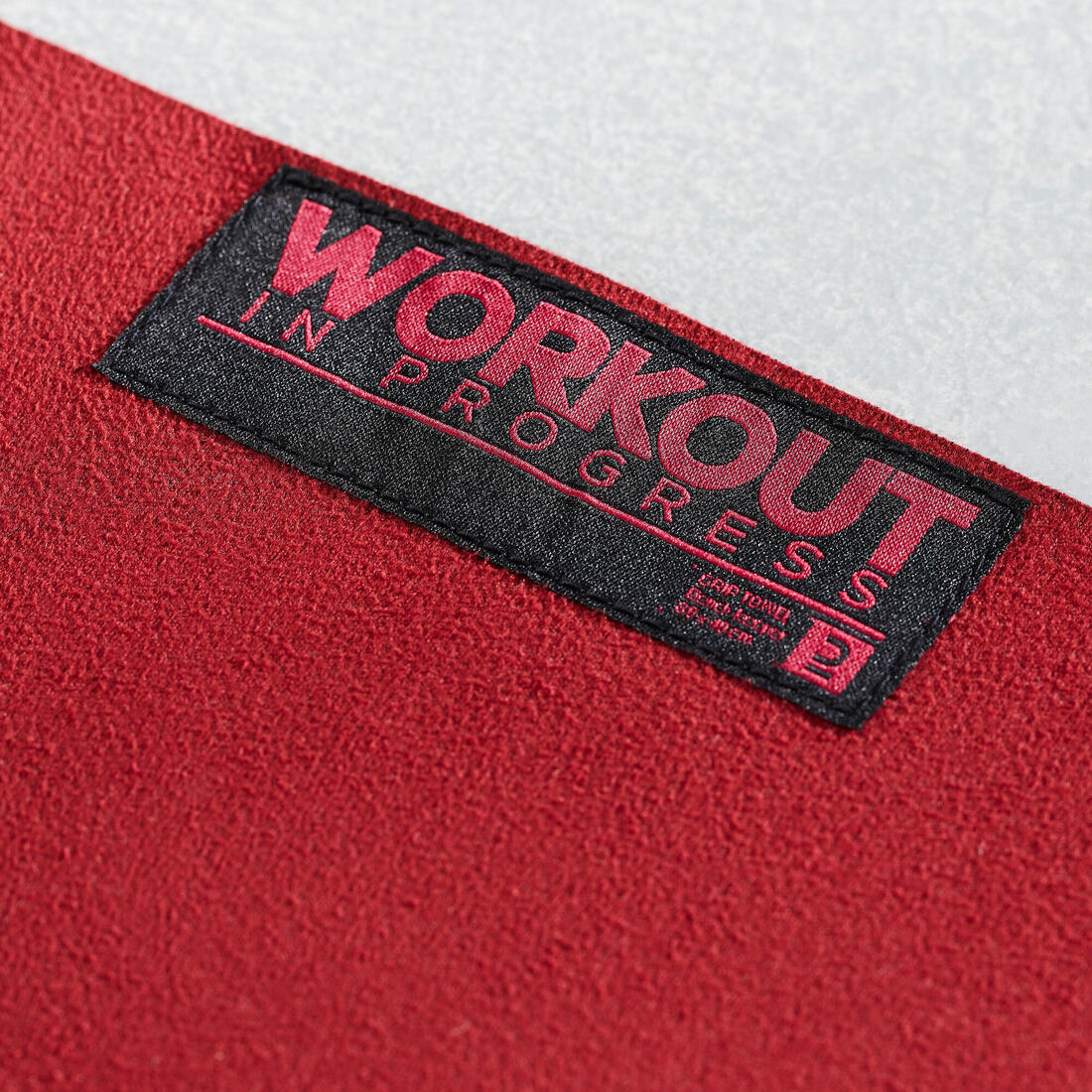 Non-Slip Weight Training Towel - Burgundy — تصویر 4