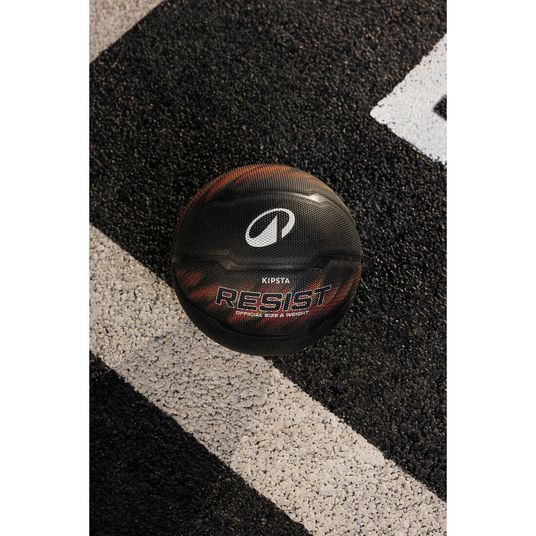 Size 5 Basketball Resist R500 - Black/Orange — تصویر 5