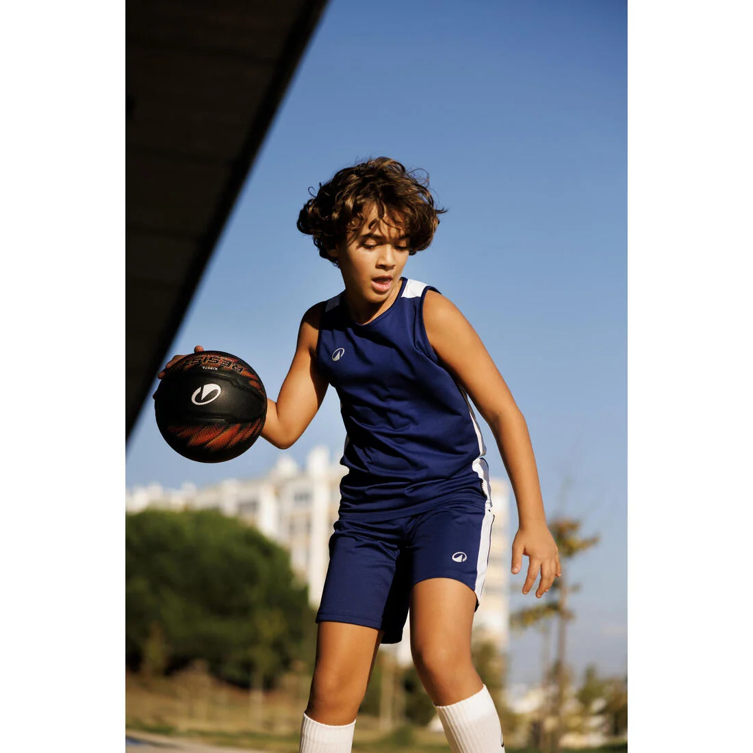 Size 5 Basketball Resist R500 - Black/Orange — تصویر 2