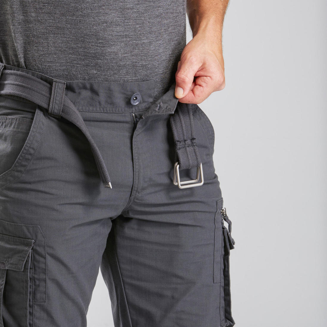 Men's Travel Trekking Cargo Trousers - TRAVEL 500 Grey — تصویر 5