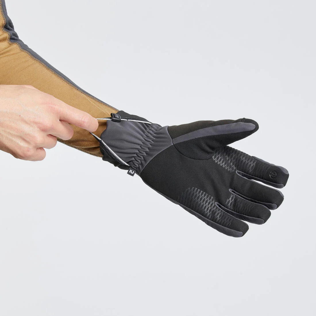 Adults’ windproof tactile trekking gloves, MT900 - Grey — تصویر 5