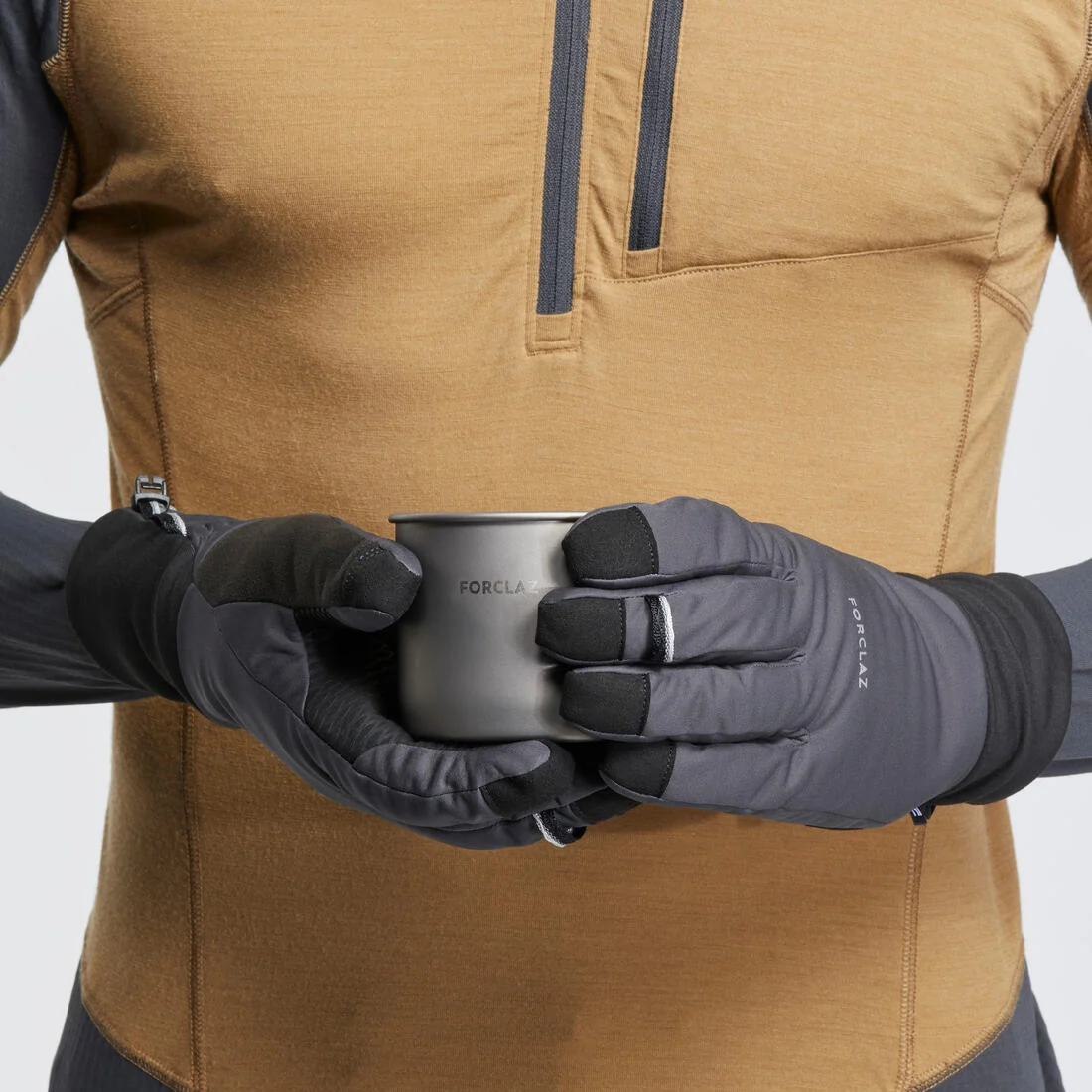 Adults’ windproof tactile trekking gloves, MT900 - Grey — تصویر 8