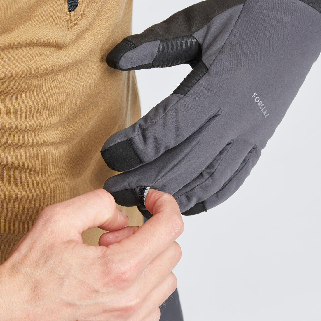 Adults’ windproof tactile trekking gloves, MT900 - Grey — تصویر 4