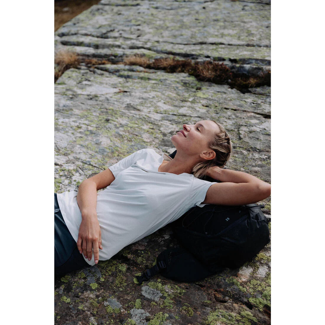 Women’s short-sleeved hiking t-shirt, MH500 — تصویر 4