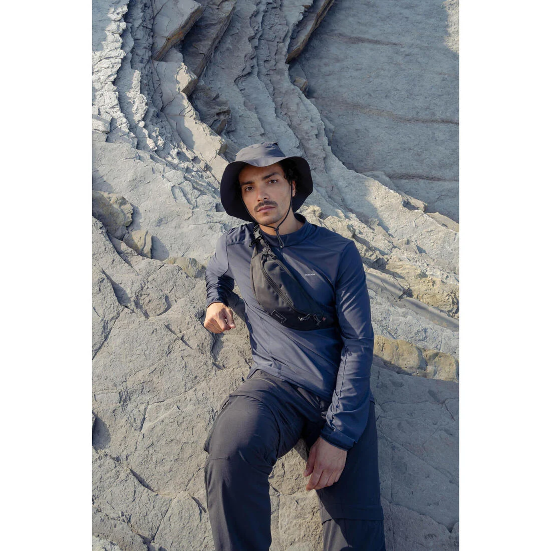 Men's Long-Sleeved Mountain Walking T-Shirt - MH500 — تصویر 6