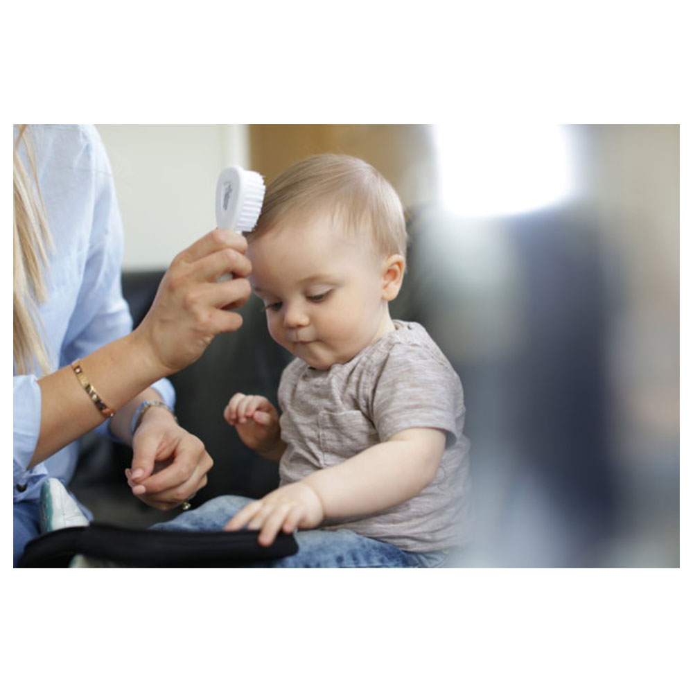 Tommee Tippee Essentials Baby Brush and Comb - White — تصویر 5
